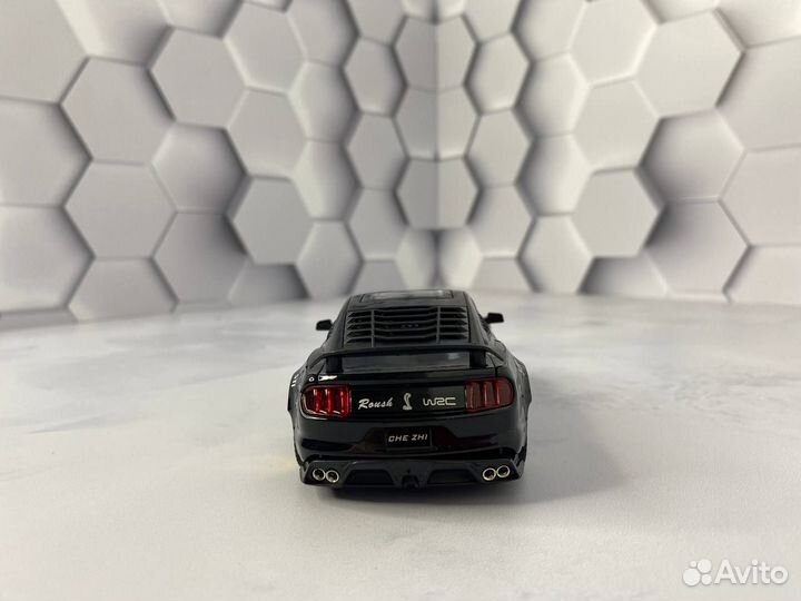 Модель машины Mustang Shelby GT500 чёрная 1:32