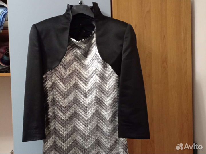 Платье с паетками