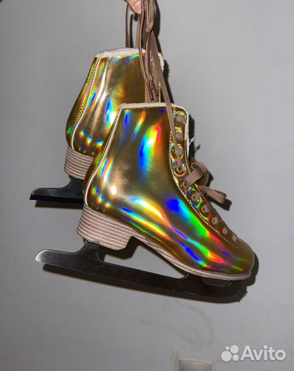 Коньки новые голографические 39р
