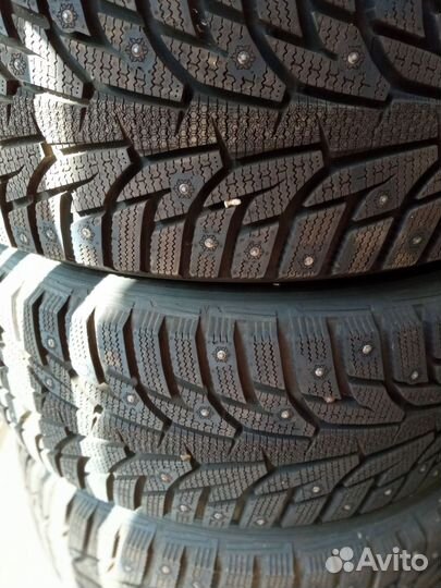 Hankook Winter I'Pike 235/55 R17