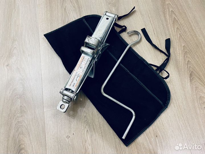 Домкрат для авто