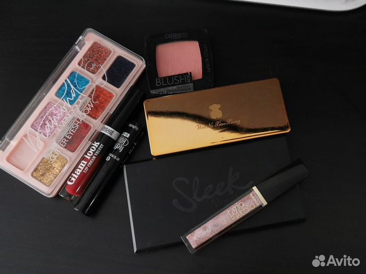 Пакетом Sleek,Catrice,luxvisage,Eccense,Relouis