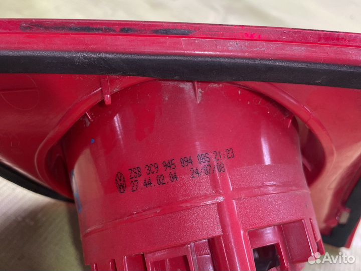 Volkswagen passat b6 правая задняя фара в крышку