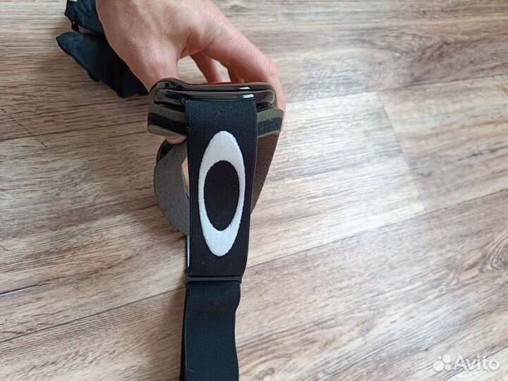 Горнолыжные очки oakley