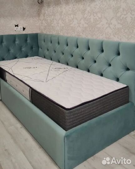 Кровать детская угловая с бортиком