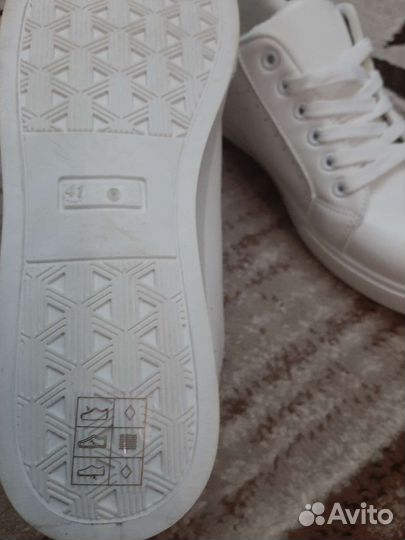 Кроссовки женские 41 размер новые
