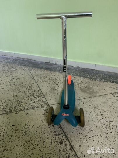 Самокат трехколесный Micro Mini Deluxe