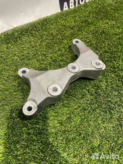 Подушка крепления кпп Ford Mustang 6 S550 рест