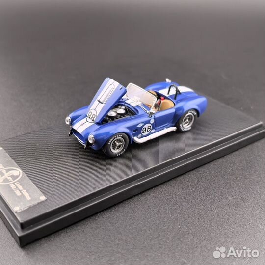 Масштабная модель Shelby cobra 1:64