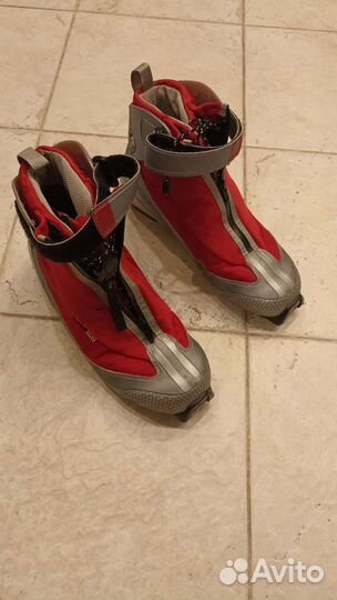 Ботинки лыжные