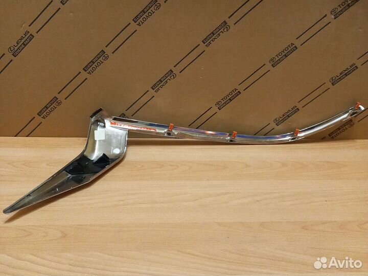 Тойота Прадо 150 хром фары правый 53147-60020