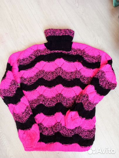 Свитер женский