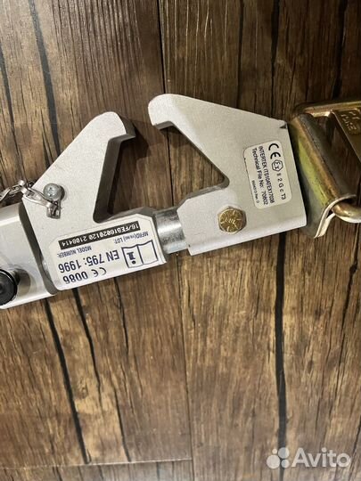 Кронштейн балочный фиксируемый DBI-sala 3М