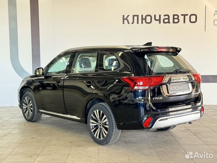 Mitsubishi Outlander 2.0 CVT, 2022