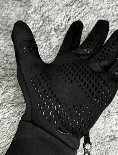Перчатки Nike: защита от холода