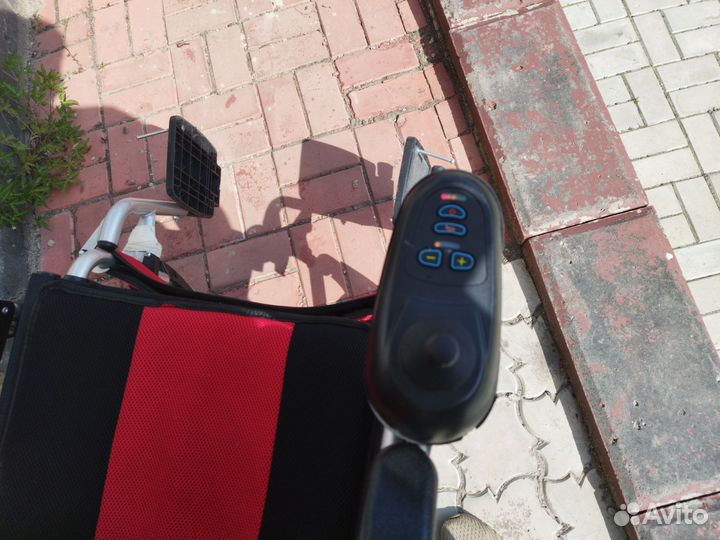 Инвалидная коляска с электроприводом