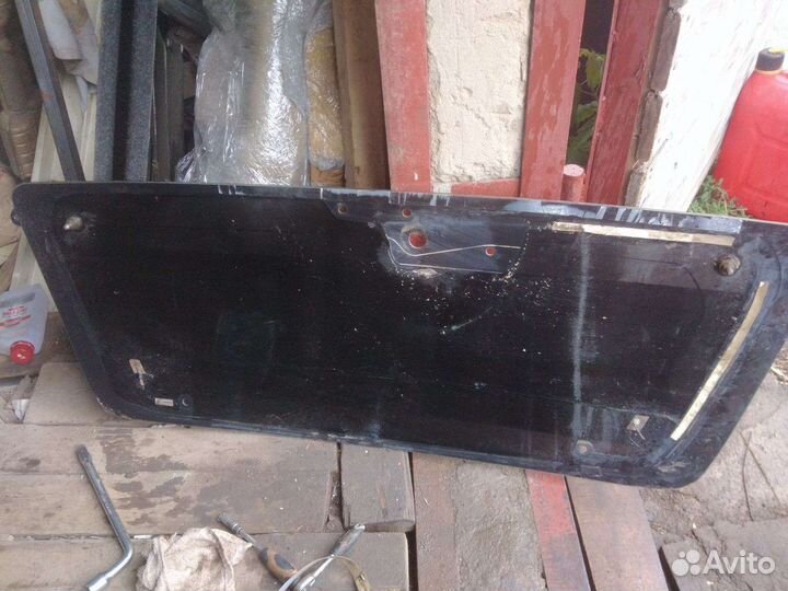 Заднее стекло на форд эскейп(маврик)