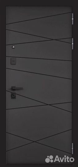 Входная дверь в квартиру с зеркалом