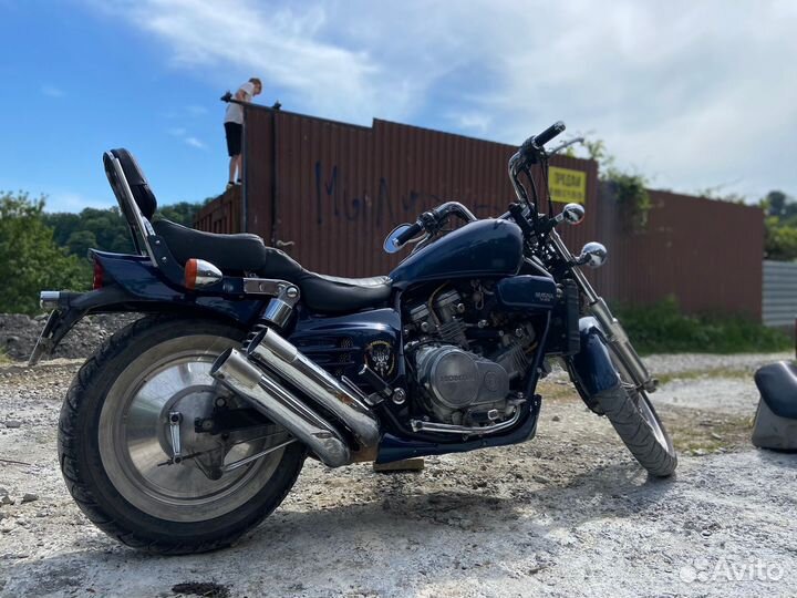 Honda Magna