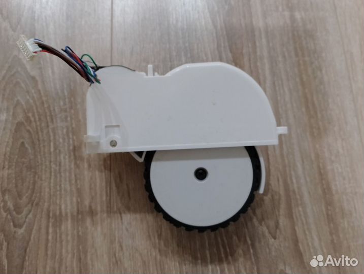 Правое колесо Xiaomi Mi Robot Vacuum-Mop Essential