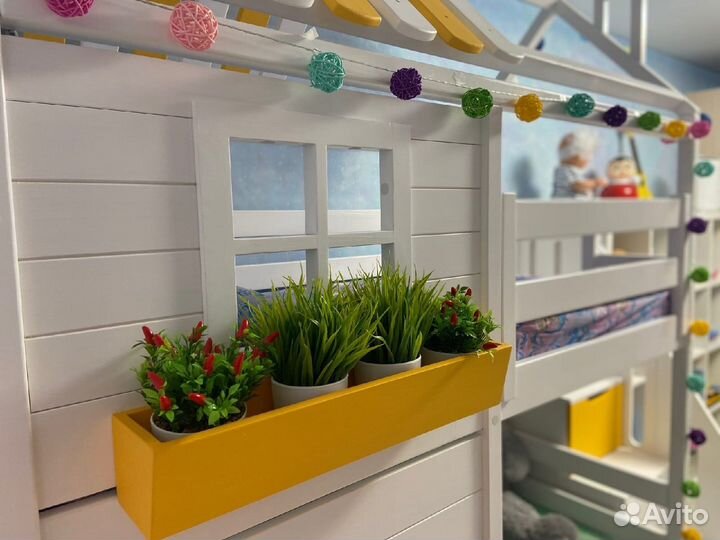 Детская кровать новая с лестницей