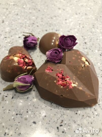 Шоколадные конфеты ручной работы