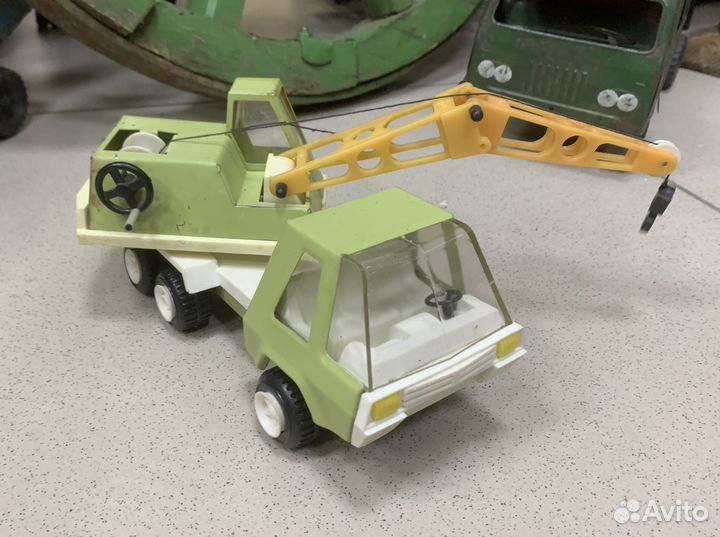 Игрушка Грузовик кран. Сделано в СССР