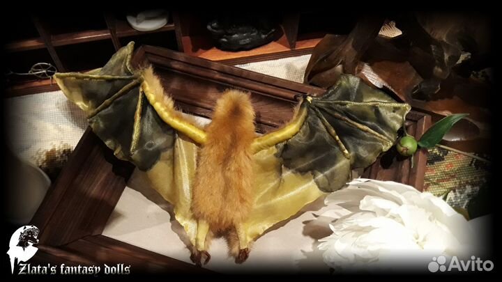 Рыжая летучая мышь вампир подвижная скульптура