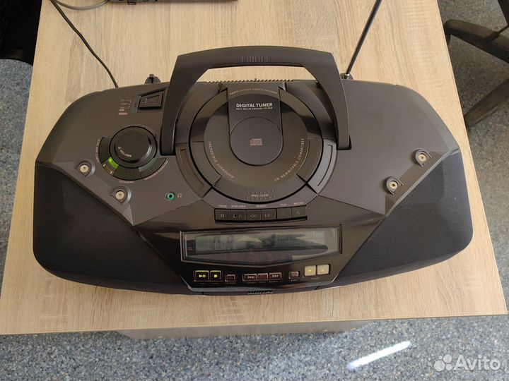 Музыкальный центр philips