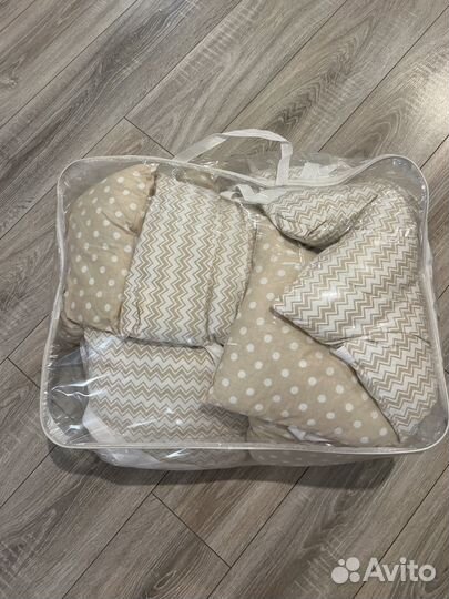 Бортики подушки в кроватку