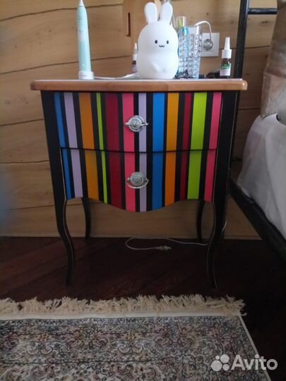 Тумбочка прикроватная