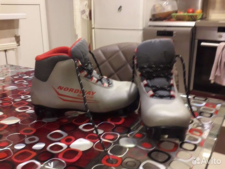 Лыжные ботинки