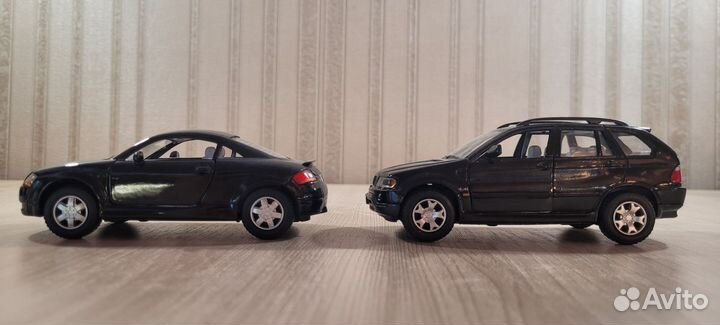 Машинка 1:32 кинсмарт