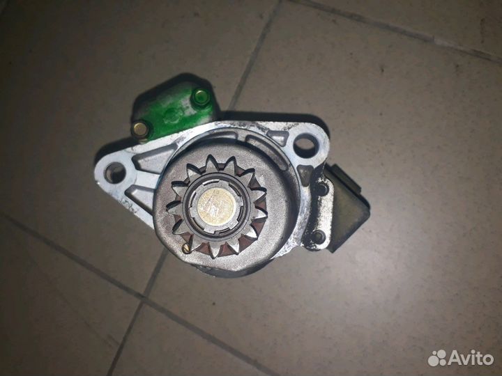 Стартер Nissan X-trail T30 qr20de 23300-8H30A