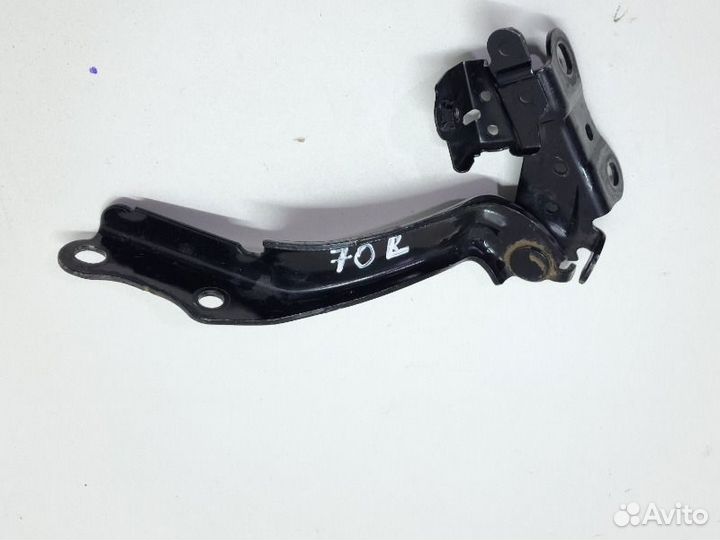 Петля капота передняя левая Toyota Camry V70/V75