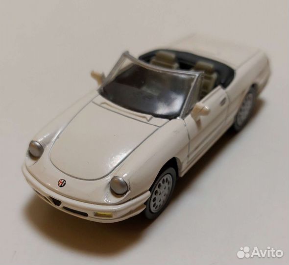 Модель автомобиля Alfa Romeo Spider (1989 г.)