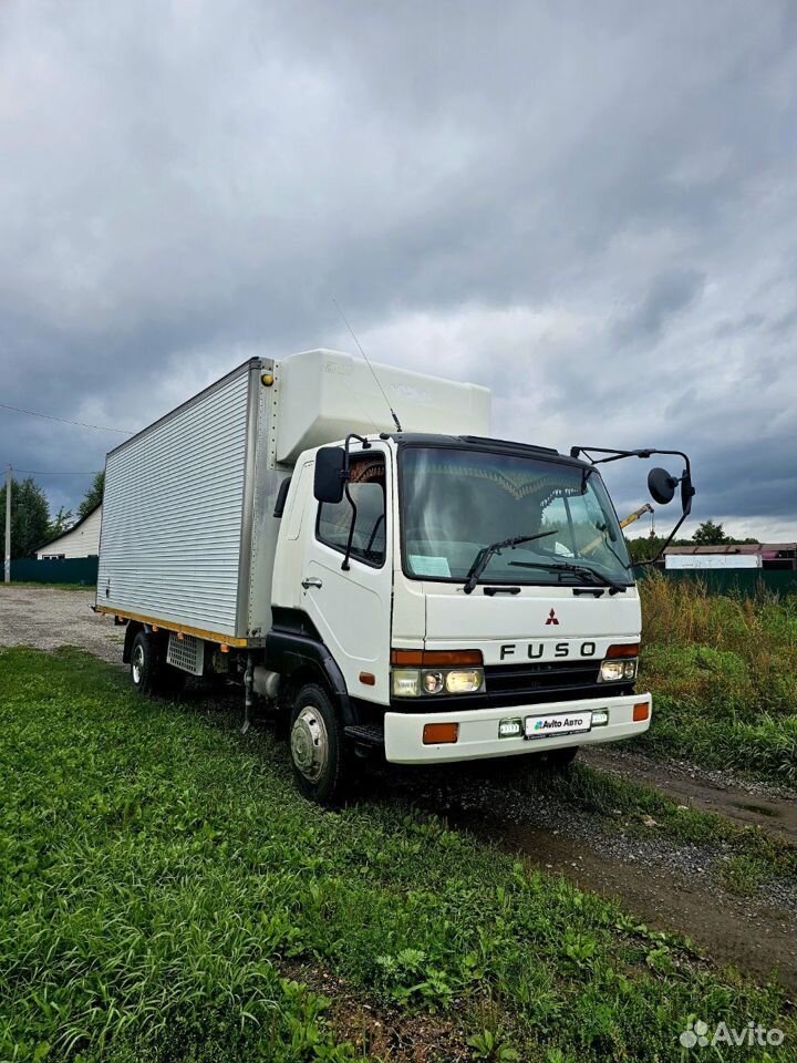 Mitsubishi Fuso Fighter, 1990