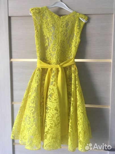 Платье для девочки нарядное 7-8 лет