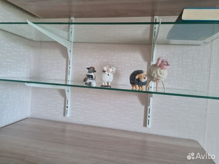 Стеклянные полки,с креплениями,б/у,стекло