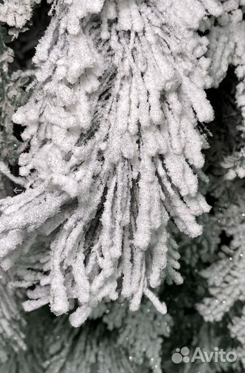 Елка искусственная заснеженная