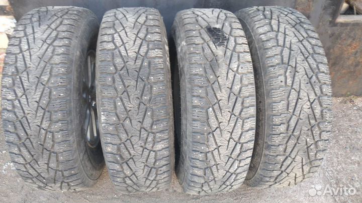 Nokian Tyres Hakkapeliitta LT2 265/75 R16 102