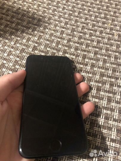 Телефон iPhone 7