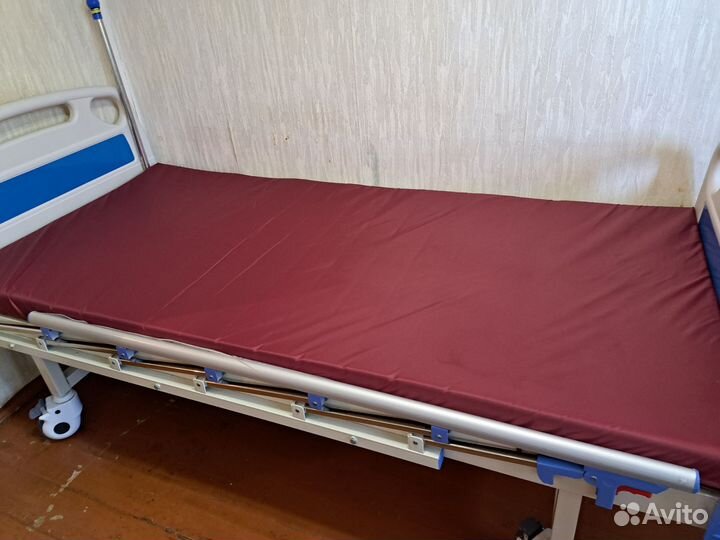 Медицинская кровать для лежачих больных