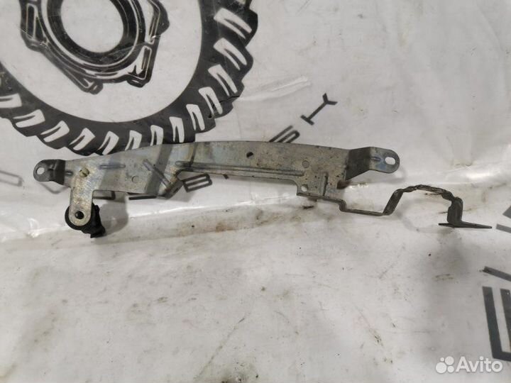 Кронштейн Volkswagen Touran 1T2