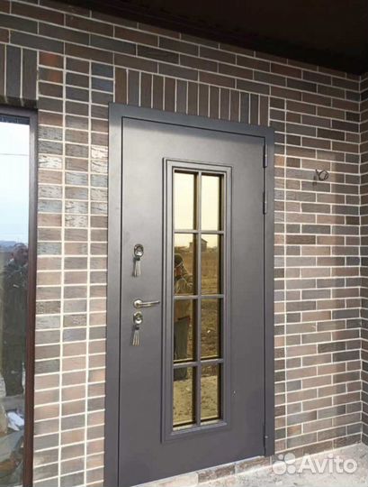 Дверь входная с терморазрывом и стеклопакетом