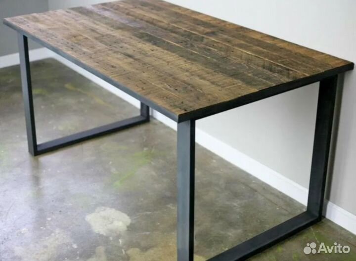 Изделие из металла и дерева