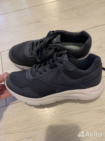 Кроссовки женские беговые 37 размер (27,5см)