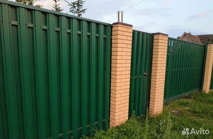 Забор металлический цена за метр быстро