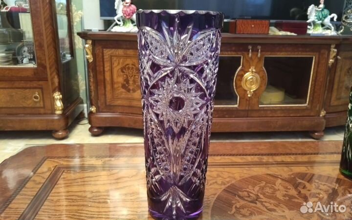 Ваза хрустальная для цветов марганцевая