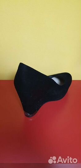 Туфли на танкетке